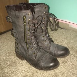 Combat boots